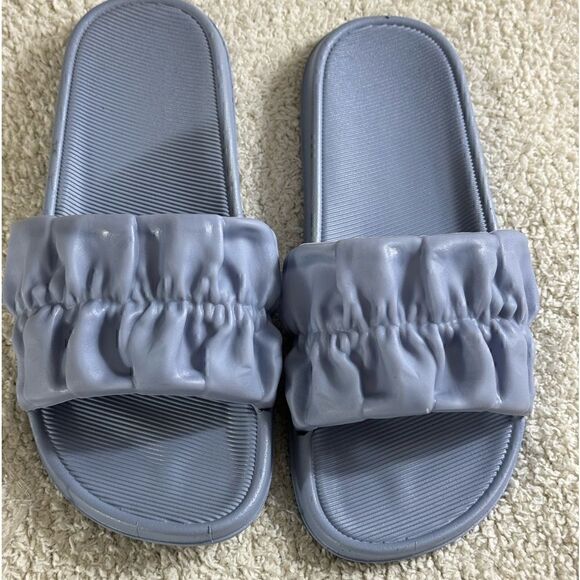 SHM Slides Womens Size 5/6 Rubber Blue Haze ruffle Beach Summer Fun light New - Picture 1 of 7